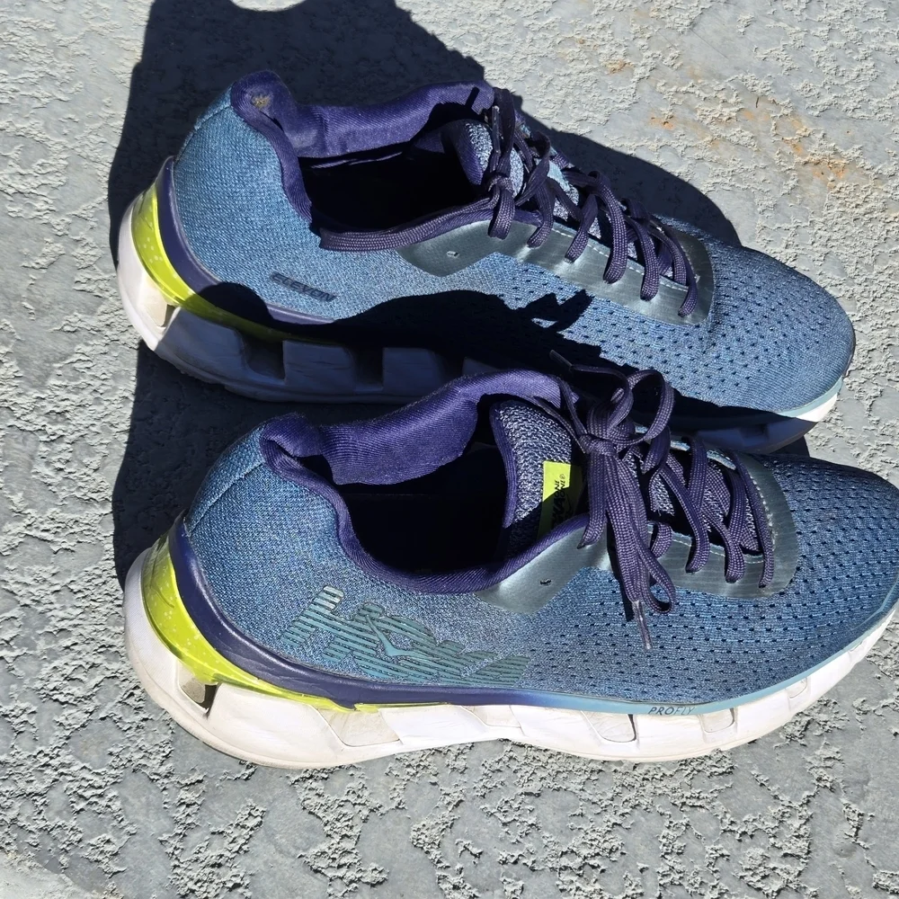 HOKA ONE ONE Elevon Size 10 Men's Lightweight Road-Running Sneakers